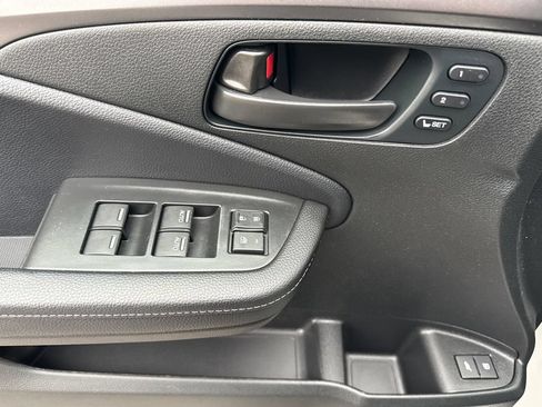 Used 2023 Honda Passport EX-L image 16