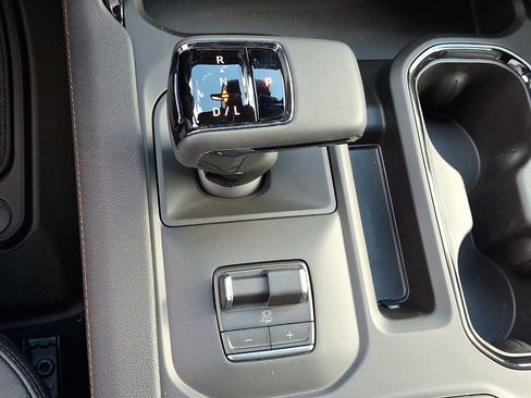 New 2026 GMC Sierra 1500 AT4 w/ AT4 Premium Package image 7