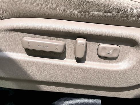 Used 2018 Honda Pilot Touring image 30