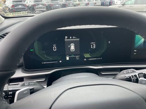 New 2026 Kia Sportage LX FWD image 12