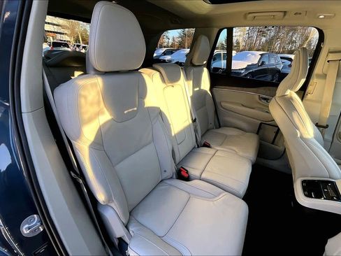 Certified 2024 Volvo XC90 B6 Ultimate w/ Protection Package Premier image 19