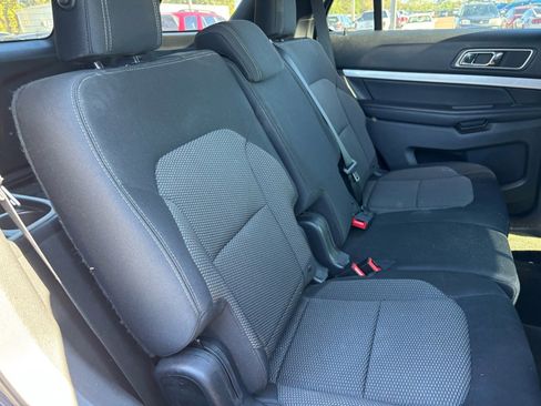 Used 2017 Ford Explorer XLT w/ Equipment Group 201A image 18