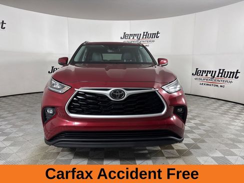 Used 2020 Toyota Highlander XLE image 4