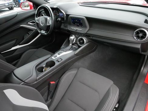 Used 2022 Chevrolet Camaro LT image 10