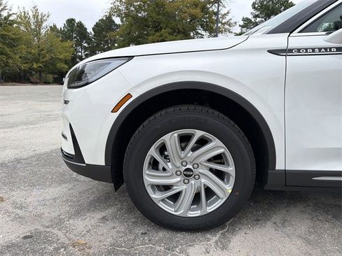 New 2026 Lincoln Corsair Premiere image 10