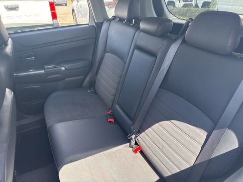 Used 2025 Mitsubishi Outlander Sport SE AWD/4WD image 9