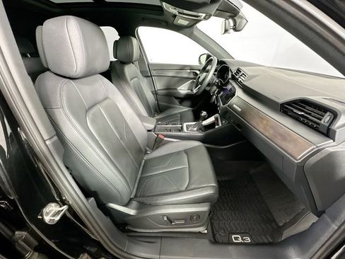 Used 2024 Audi Q3 2.0T Premium w/ 19" Wheel Package AWD/4WD image 28
