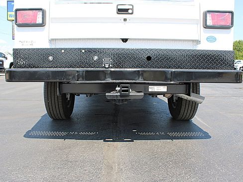 Used 2026 RAM 2500 Tradesman w/ Chrome Appearance Group AWD/4WD image 18