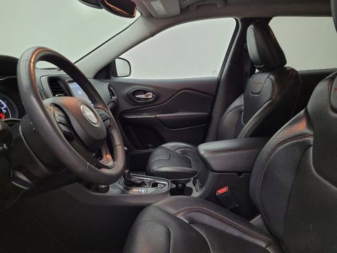 Used 2021 Jeep Cherokee Trailhawk w/ Premium Leather Package image 17