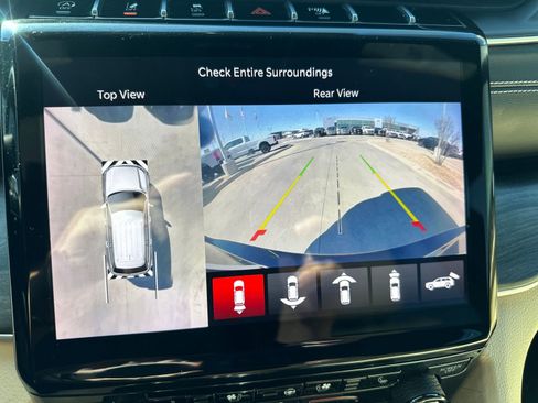 Used 2023 Jeep Grand Cherokee L Limited w/ Luxury Tech Group II image 22