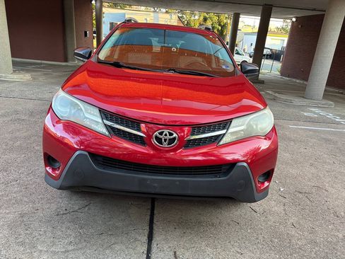 Used 2014 Toyota RAV4 LE AWD/4WD image 2