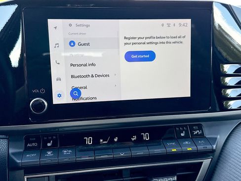 Used 2025 Toyota Camry SE w/ Convenience Package image 27