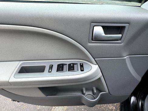 Used 2006 Ford Freestyle SEL image 25