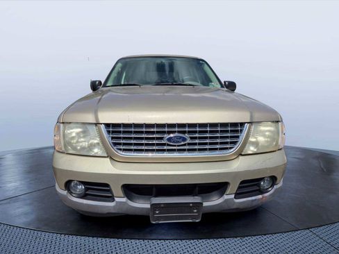Used 2003 Ford Explorer XLT RWD image 2