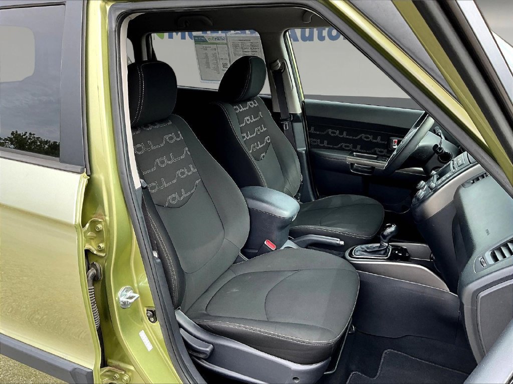 Used 2012 Kia Soul + w/ Audio Pkg FWD image 29
