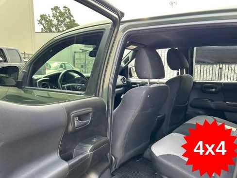 Used 2022 Toyota Tacoma TRD Off-Road w/ Technology Package image 15