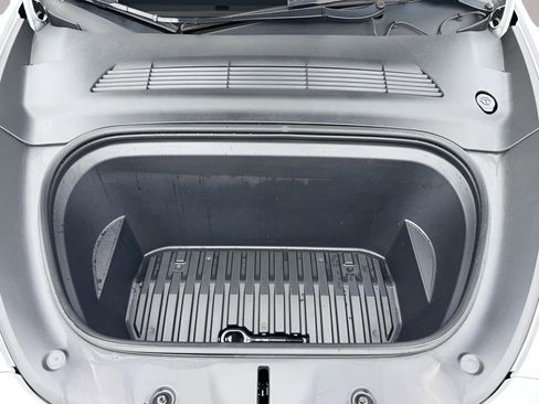 Used 2023 Tesla Model Y Long Range image 19