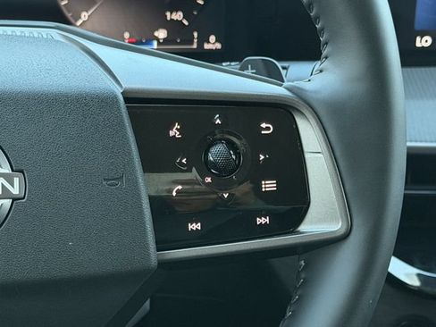 Used 2025 Nissan Murano SV FWD image 13