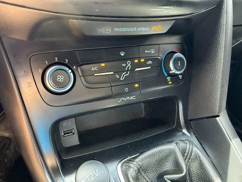 Used 2018 Ford Focus ST image 40