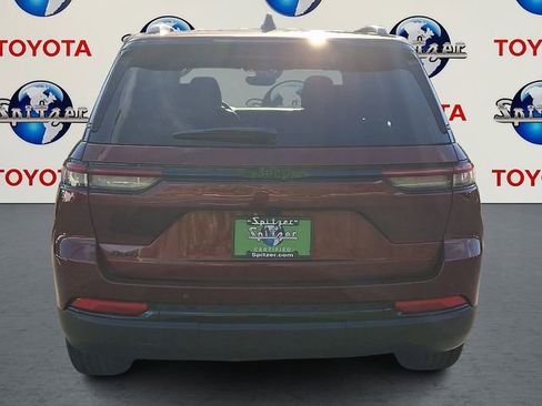 Used 2024 Jeep Grand Cherokee Altitude image 7