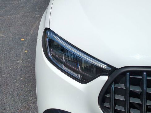 Used 2025 Mercedes-Benz GLC 43 AMG 4MATIC image 9