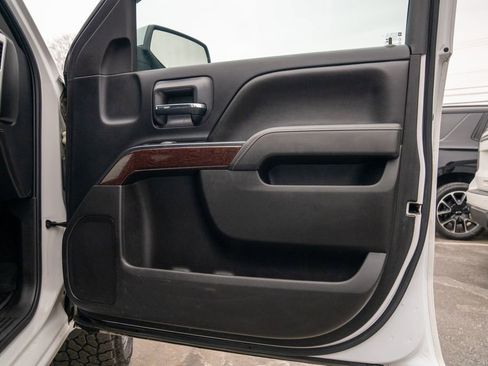 Used 2017 GMC Sierra 1500 SLE w/ SLE Value Package image 11