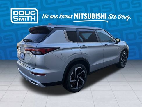 New 2025 Mitsubishi Outlander SE image 4