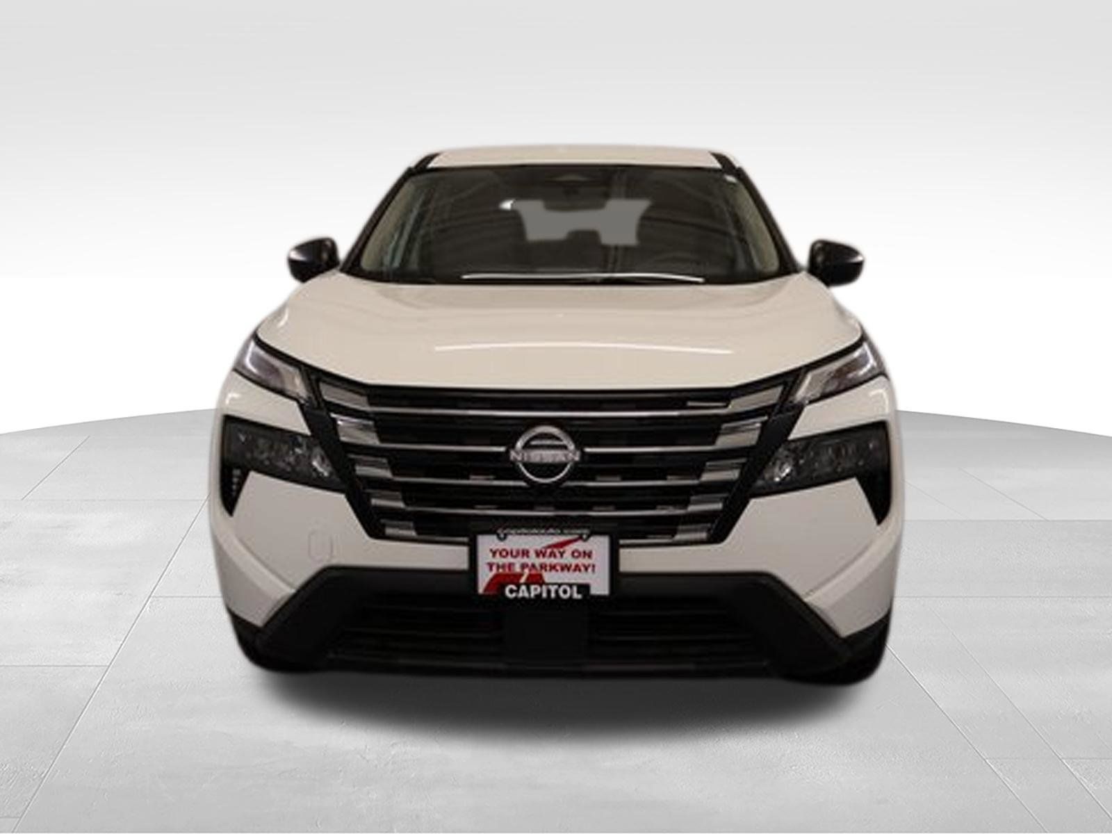 Used 2024 Nissan Rogue S AWD/4WD image 7