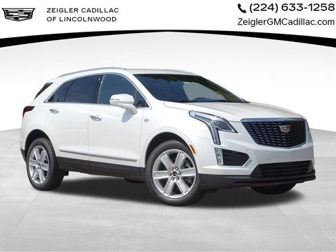 New 2025 Cadillac XT5 Luxury image 1