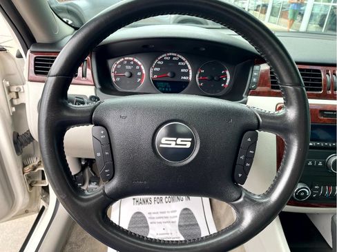 Used 2006 Chevrolet Impala SS w/ Convenience Package FWD image 12