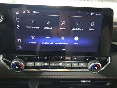 Used 2024 Chevrolet Colorado Z71 w/ Z71 Convenience Package 2 AWD/4WD image 17