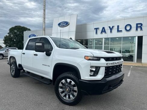 Used 2022 Chevrolet Silverado 2500 Custom w/ Custom Value Package AWD/4WD image 1