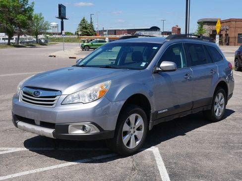 Used 2011 Subaru Outback 2.5i Premium w/ All-Weather Pkg AWD/4WD image 2