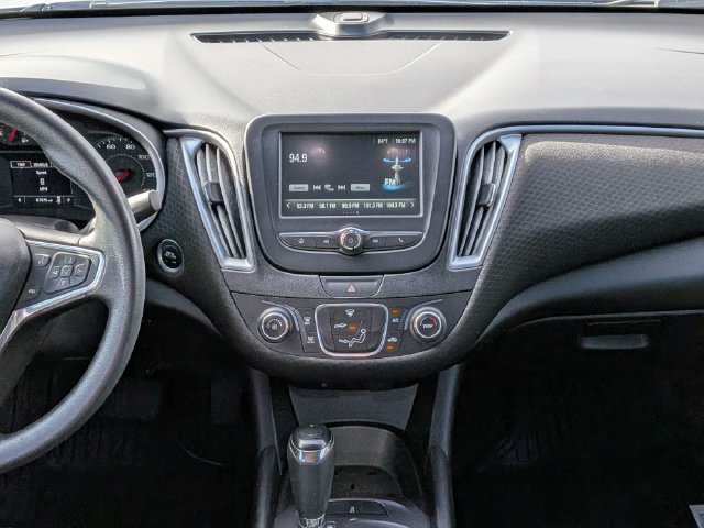 Used 2018 Chevrolet Malibu LS FWD image 17