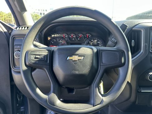 Used 2020 Chevrolet Silverado 1500 Custom w/ Custom Value Package RWD image 11