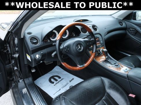 Used 2011 Mercedes-Benz SL 550 image 3