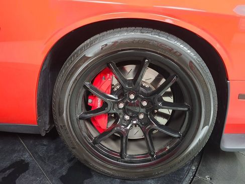 Used 2016 Dodge Challenger SRT Hellcat image 18