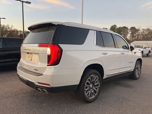 Used 2025 GMC Yukon Denali w/ Sun & Power Step Package image 6