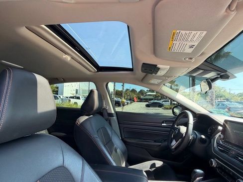 Used 2022 Nissan Altima 2.5 SR w/ Midnight Edition Package FWD image 20