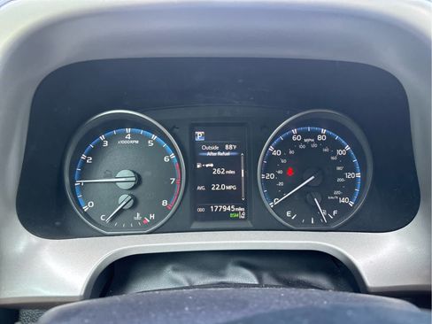 Used 2018 Toyota RAV4 XLE w/ Plus Extra Value Package FWD image 7