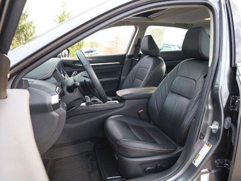 Certified 2023 Nissan Altima 2.5 SR w/ SR Premium Package image 8