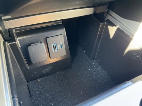 Used 2022 Ford Explorer Timberline w/ Timberline Technology Package image 12