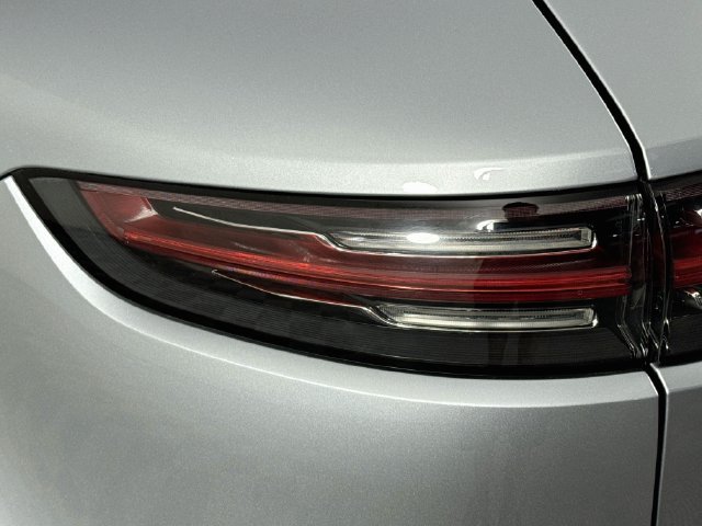 Used 2023 Porsche Cayenne AWD/4WD image 32
