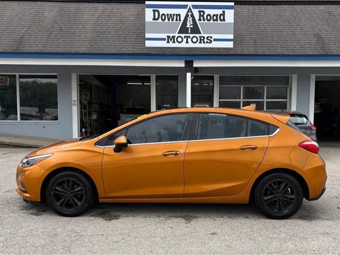 Used 2017 Chevrolet Cruze LT w/ Sun And Sound Package image 2