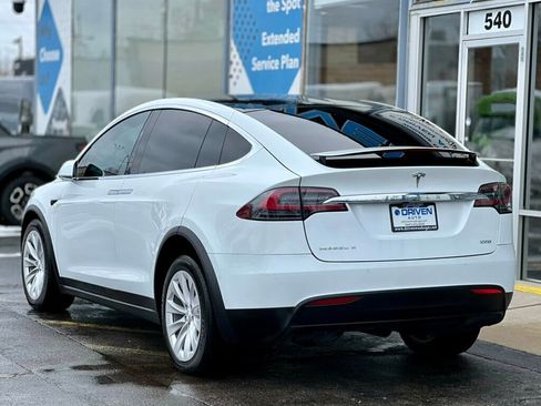 Used 2018 Tesla Model X 100D image 30