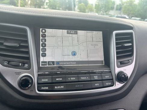 Used 2016 Hyundai Tucson Limited w/ Option Group 03 FWD image 10