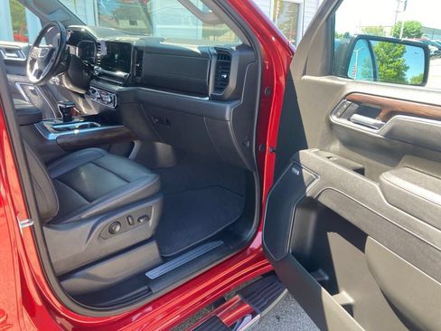 Certified 2025 GMC Sierra 1500 SLT w/ SLT Premium Plus Package AWD/4WD image 40