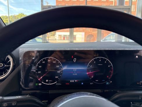 Certified 2025 Mercedes-Benz GLA 250 4MATIC image 15