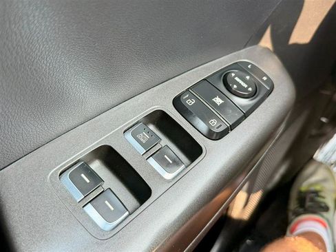 Used 2018 Kia Sportage LX FWD image 16