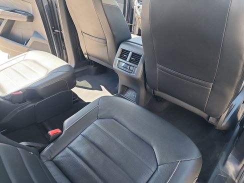 Used 2022 Volkswagen Atlas SEL Premium image 32